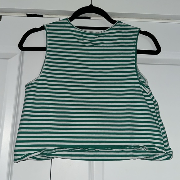 Universal Thread Top - Picture 2 of 3